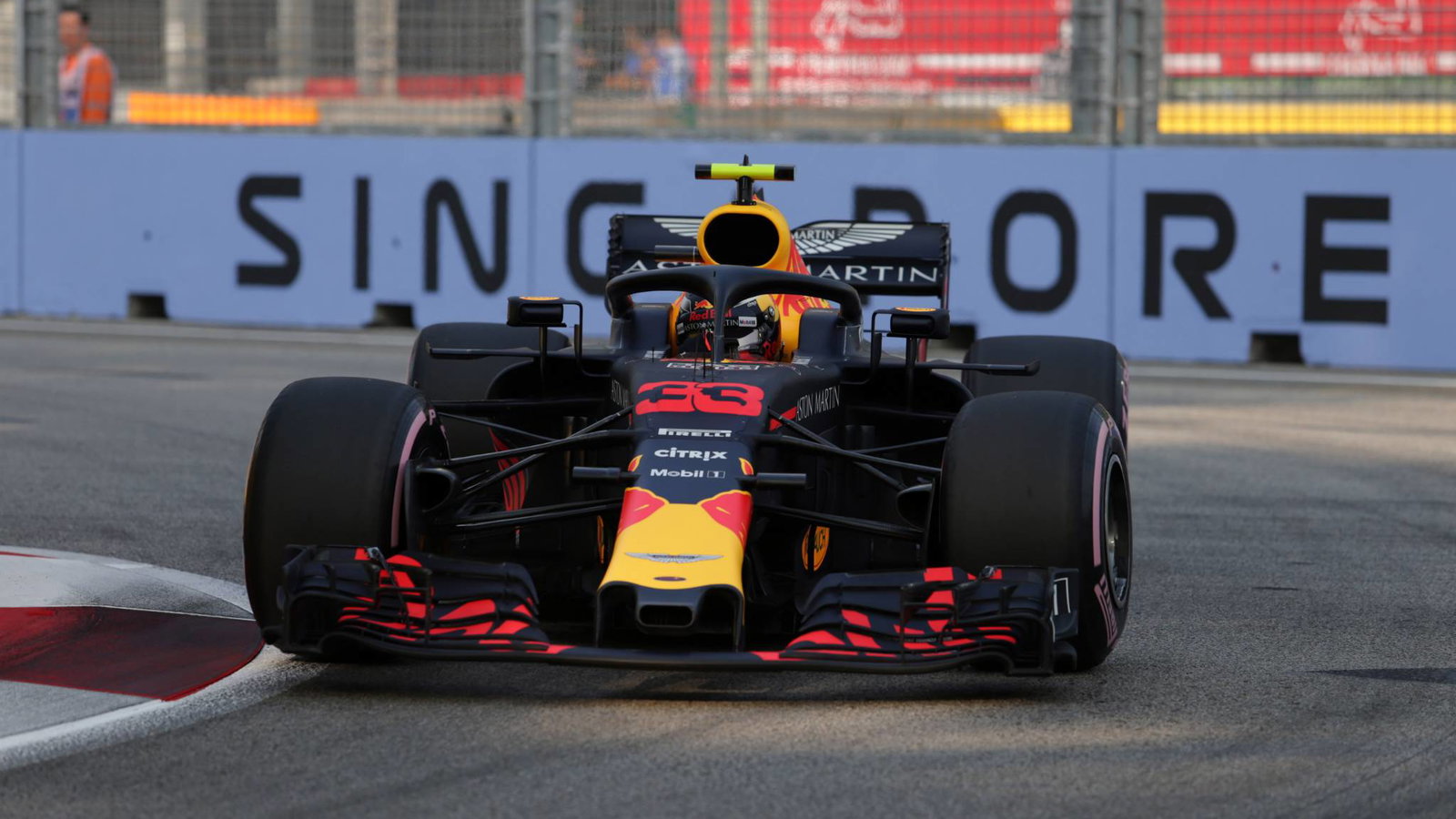 Verstappen mengungkapkan mesin Renault spek C tidak bisa berjalan di ketinggian
