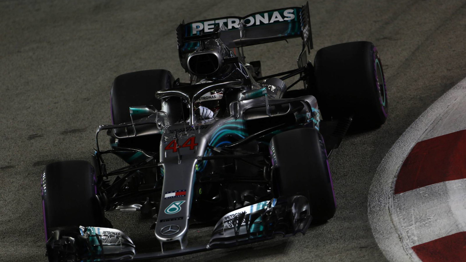Hamilton wants Mercedes 2019 F1 parts before end of year