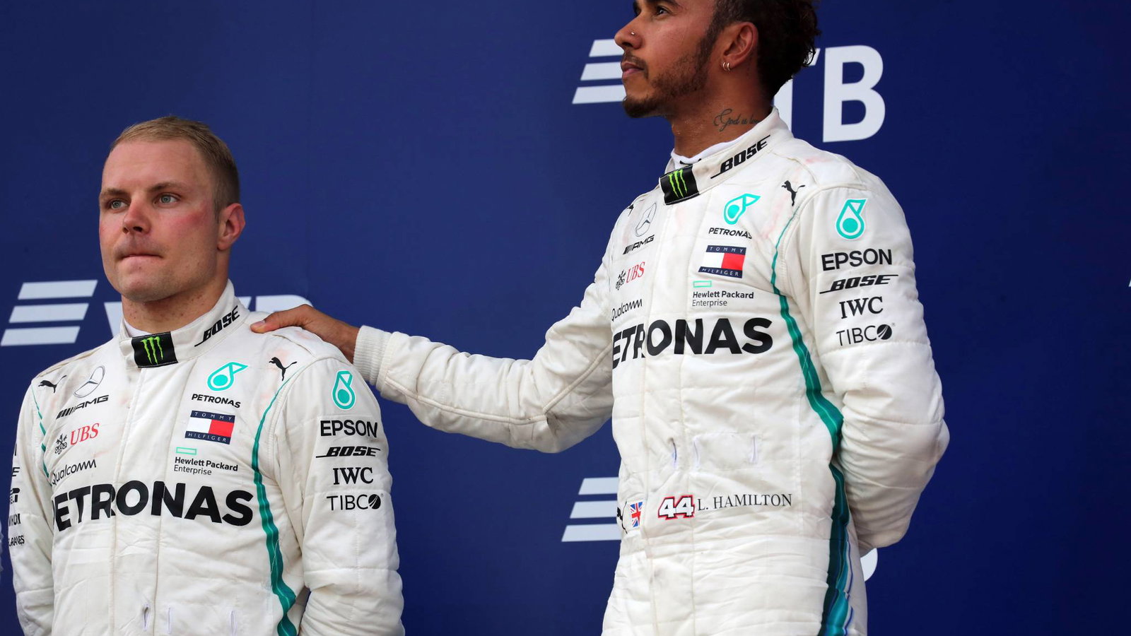 Hamilton dianggap memberikan posisi terdepan kembali kepada Bottas