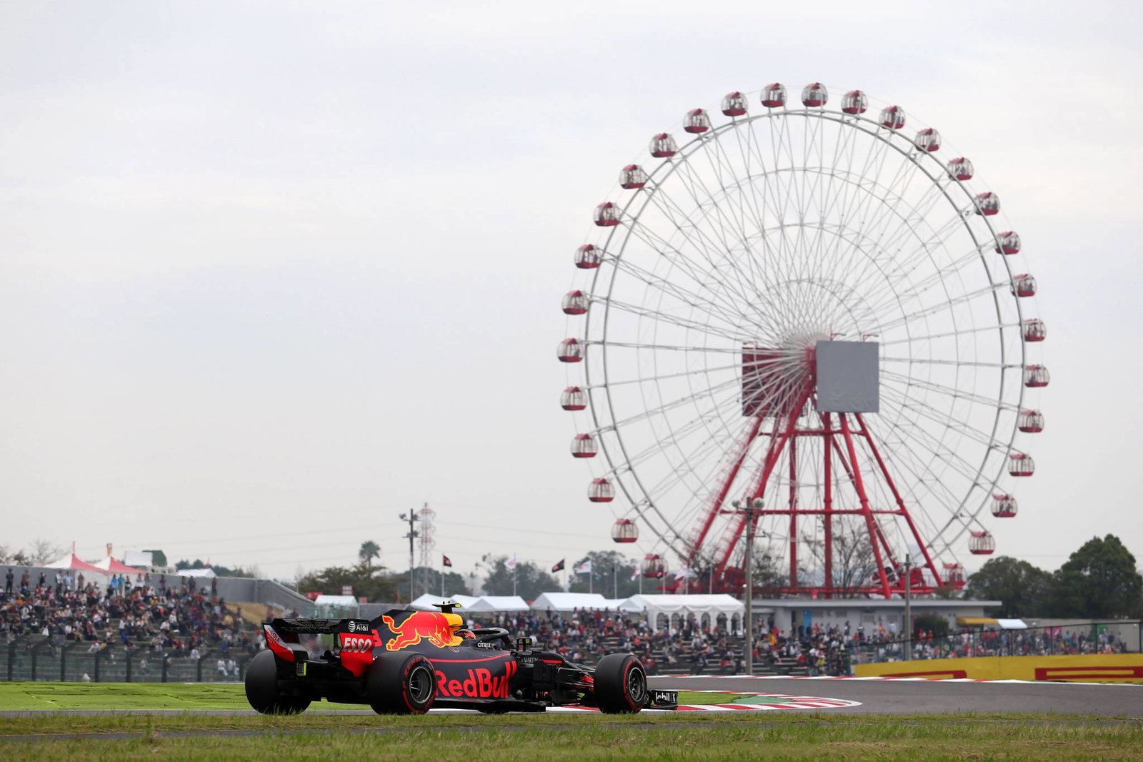 Hamilton, Mercedes terus mendominasi di latihan F1 Jepang kedua