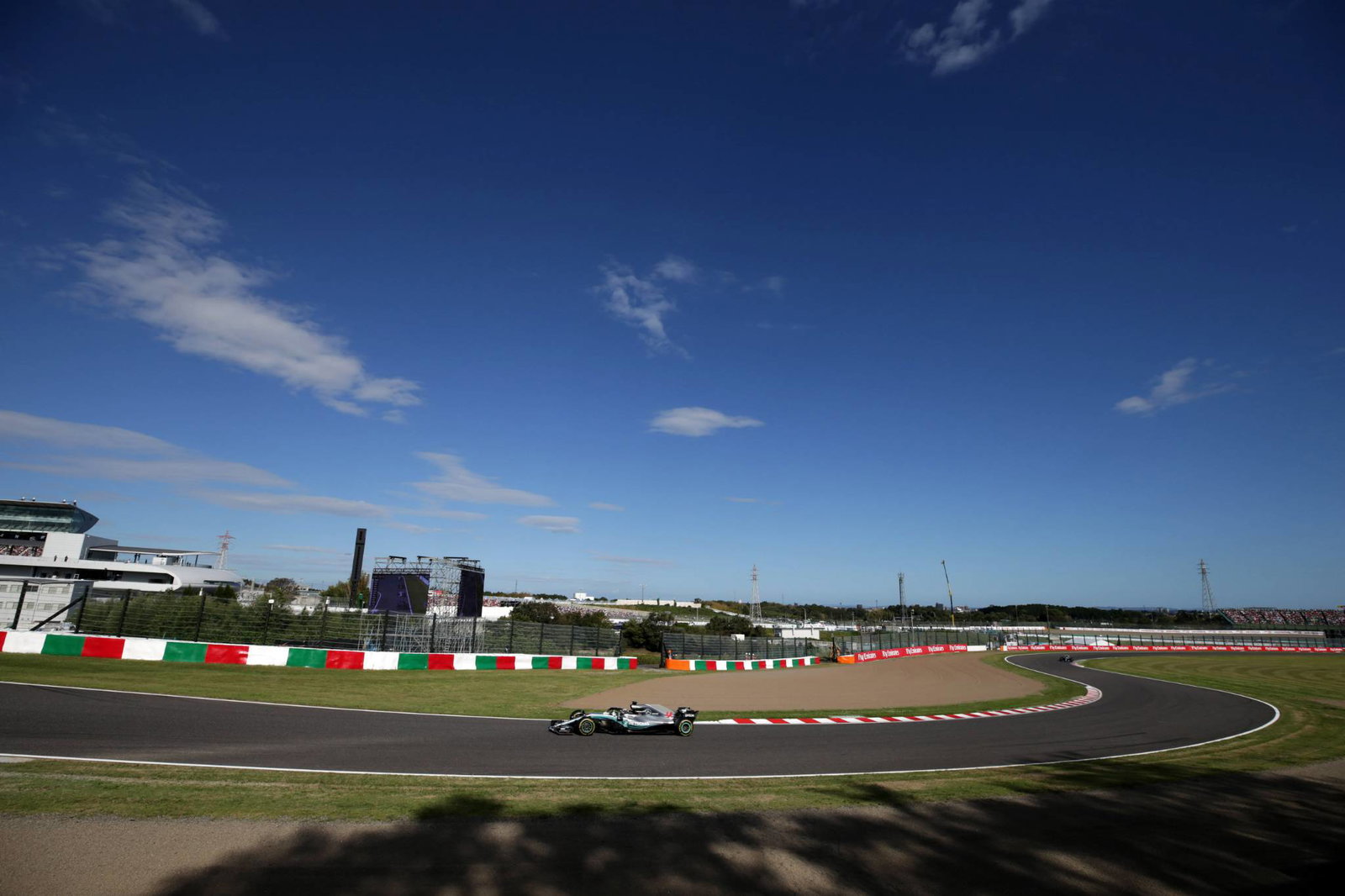 Lewis Hamilton takes dominant Japan win, Vettel sixth after collision