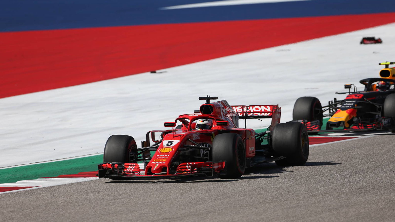 Vettel menyarankan 'lubang downforce' bisa menjadi penyebab putaran