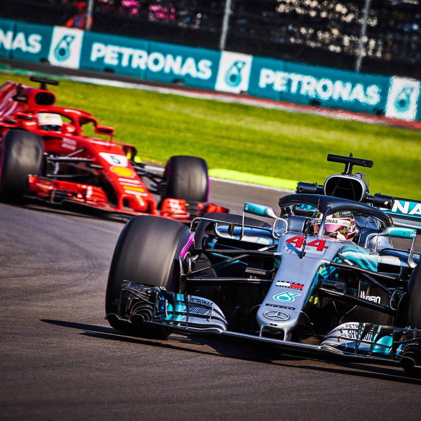 FIA menekan batas trek di Tikungan 11 di Meksiko