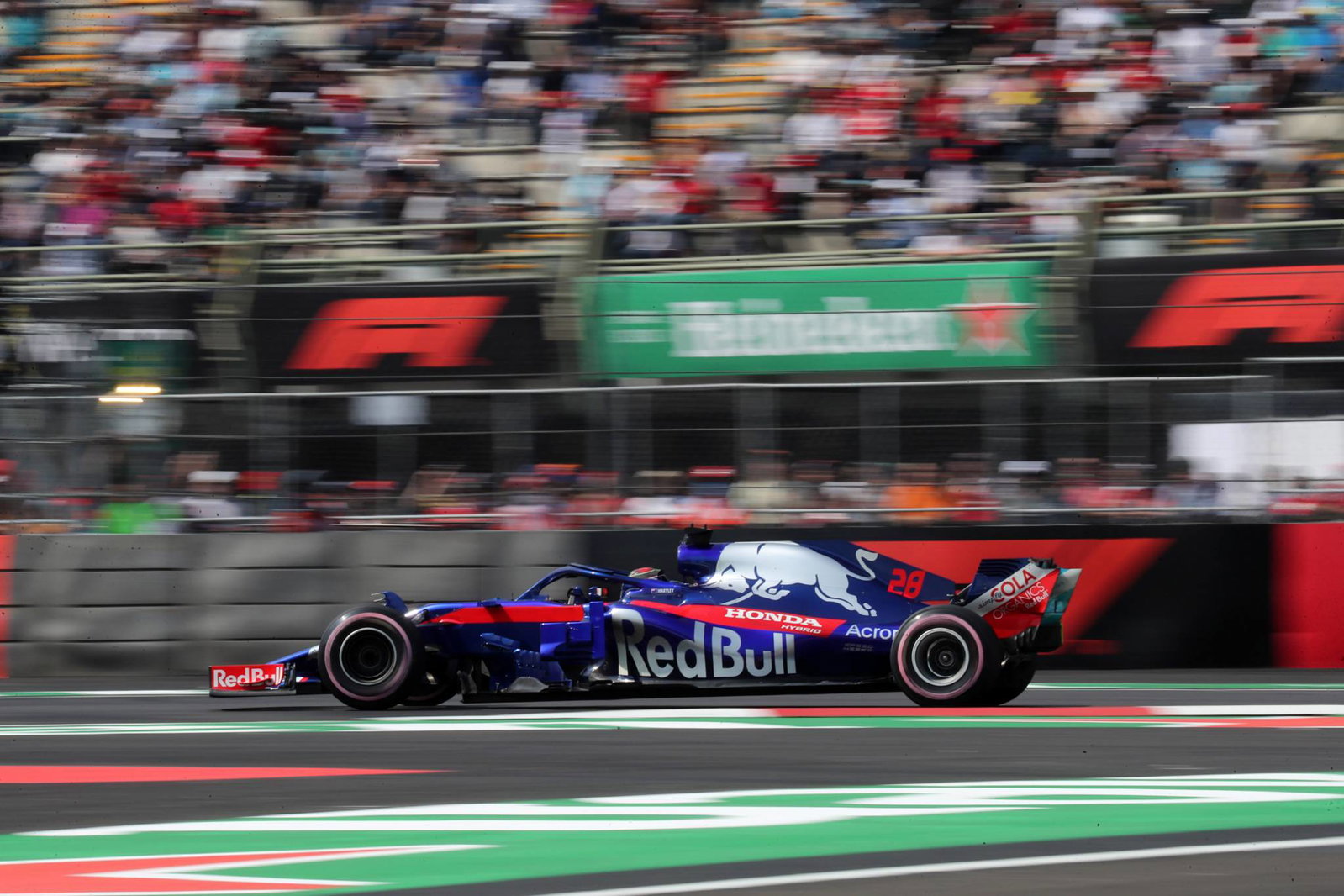 Bagaimana lantai yang rusak mengobarkan ketegangan yang meningkat di Toro Rosso F1