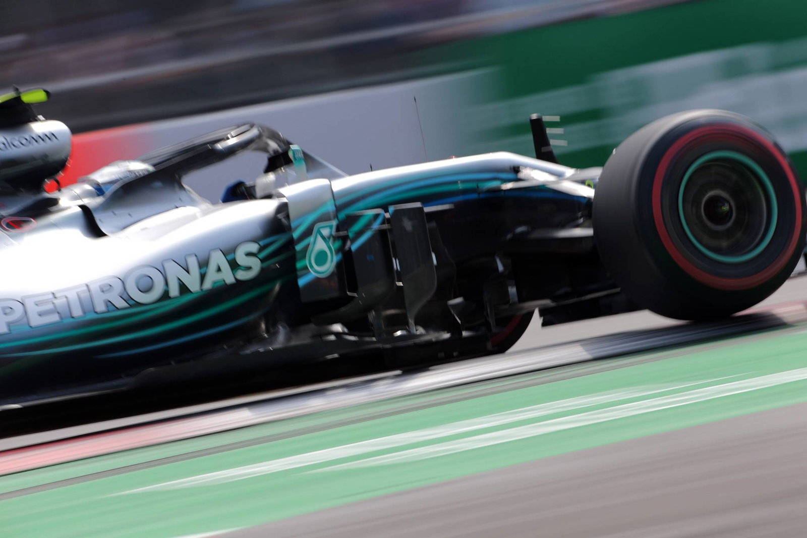 Lewis Hamilton: Meninggalkan Mercedes F1 'sangat sulit dibayangkan'