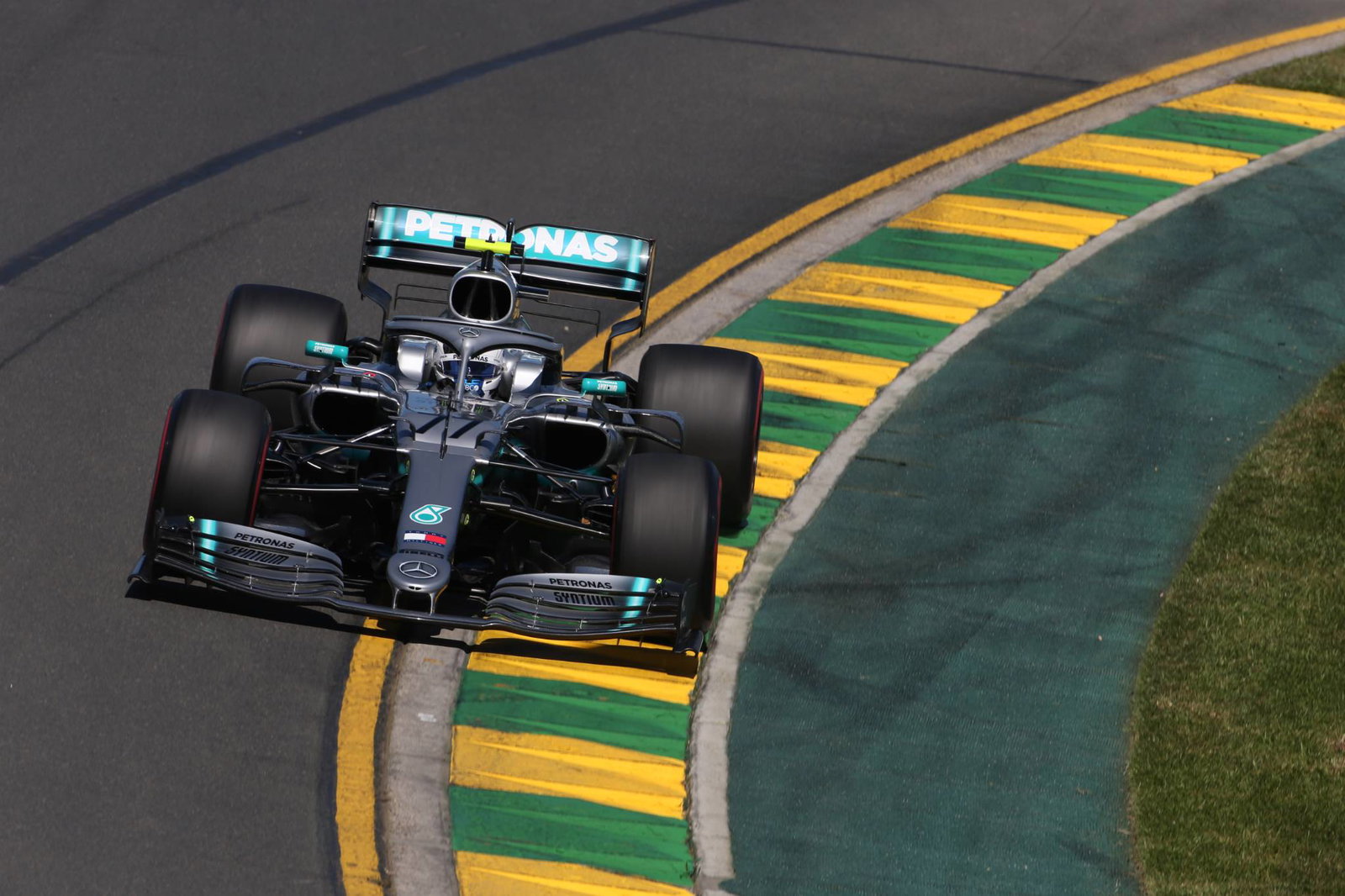 Hamilton memiliki 