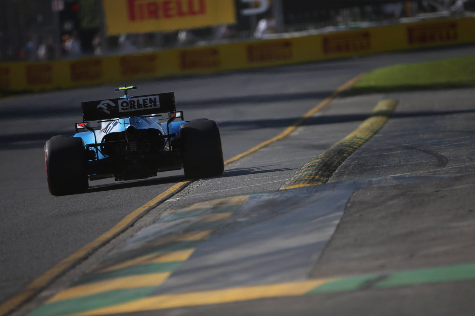 Lewis Hamilton fights back to beat Bottas to Australian GP pole