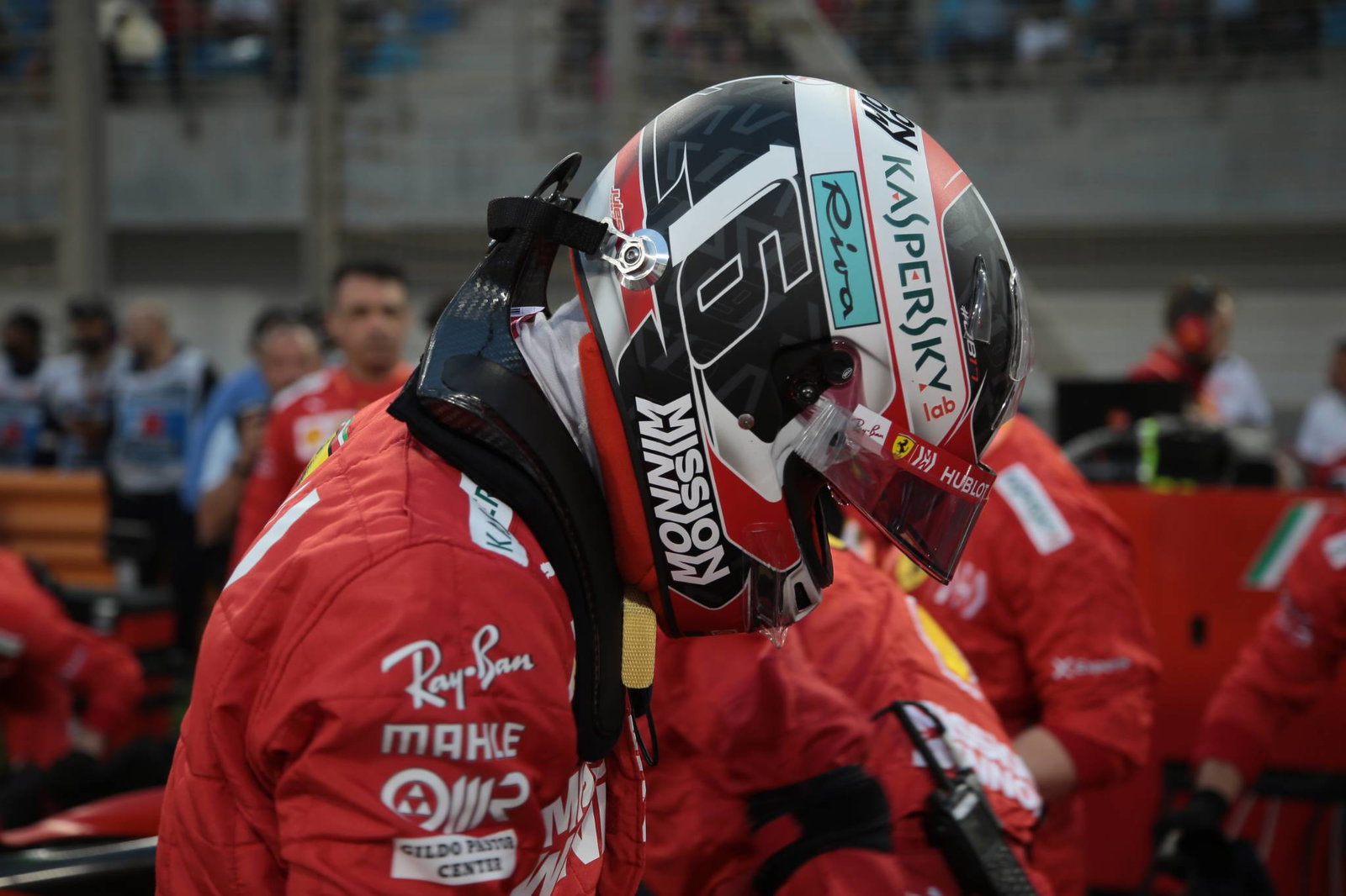 Bos Renault membanting masalah mesin yang 