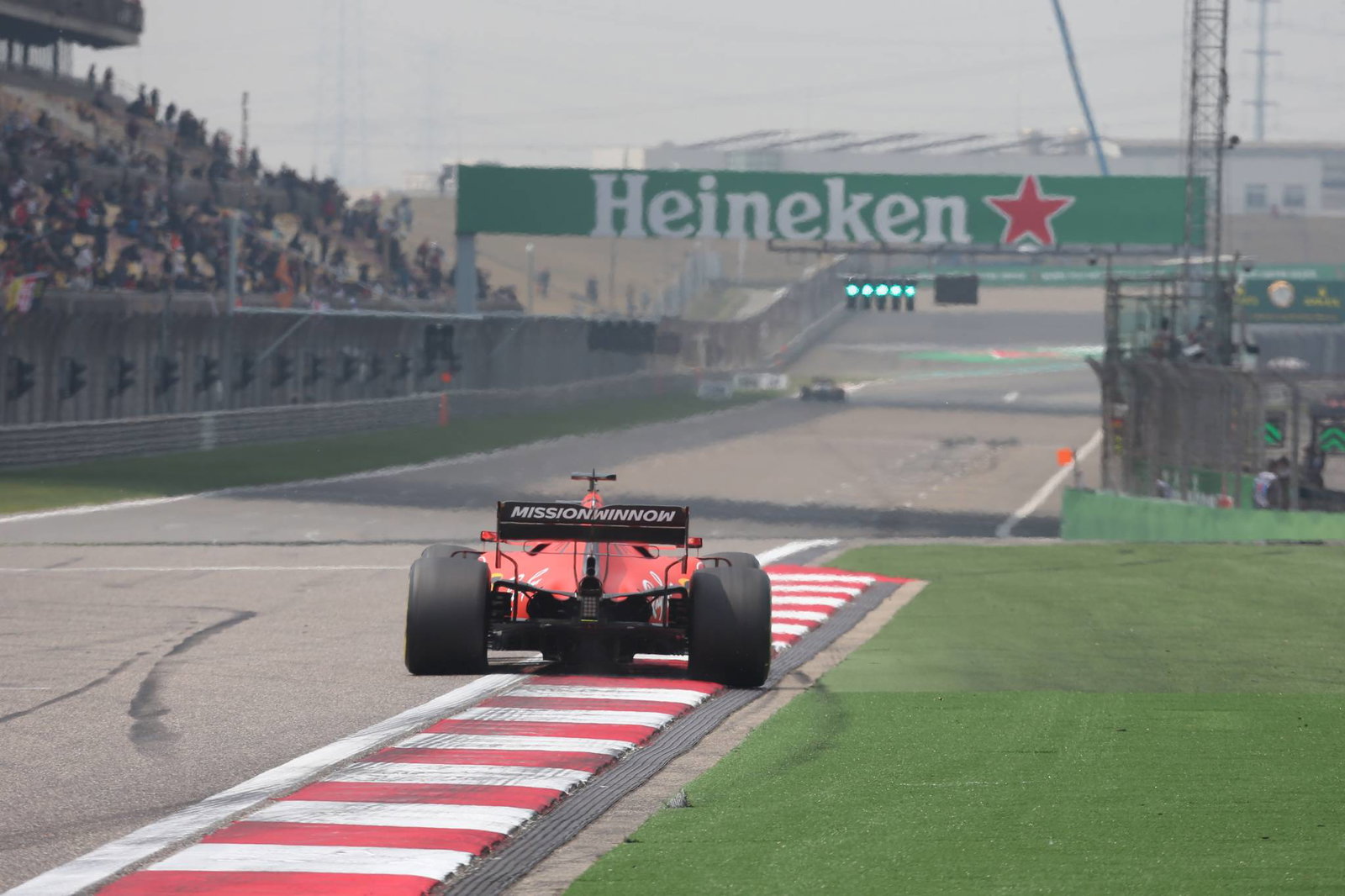 Lewis Hamilton 'bangga' dengan P2 di grid setelah China berjuang