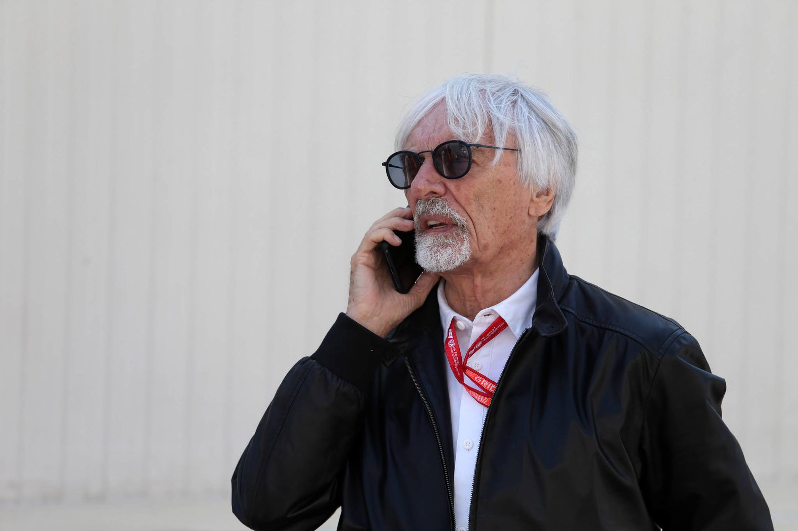 Kapten Tom Moore memberi tip 'anak muda' Lewis Hamilton untuk gelar F1 ketujuh