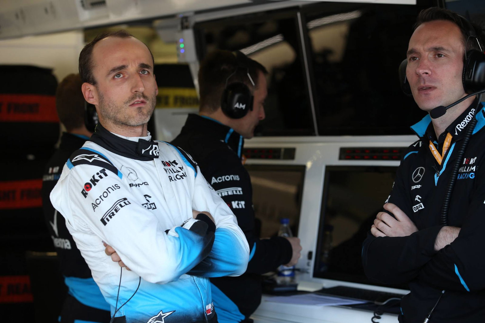 Bottas mengklaim tiang di babak kualifikasi Baku yang dramatis saat Leclerc tersingkir
