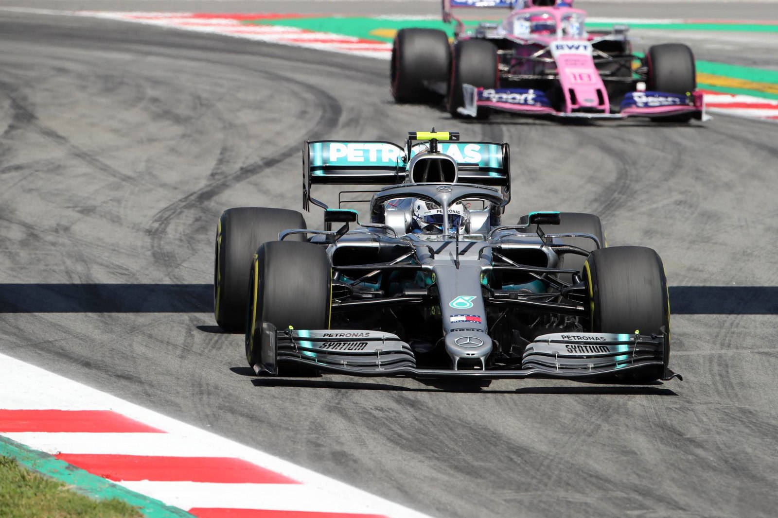Red Bull mengganti unit tenaga Honda Verstappen setelah oli FP1 bocor