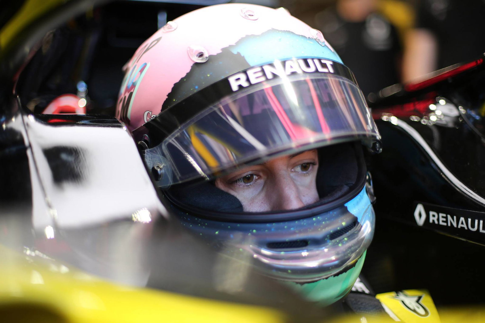 Lando Norris left 'trying to survive' after late hydraulic issue