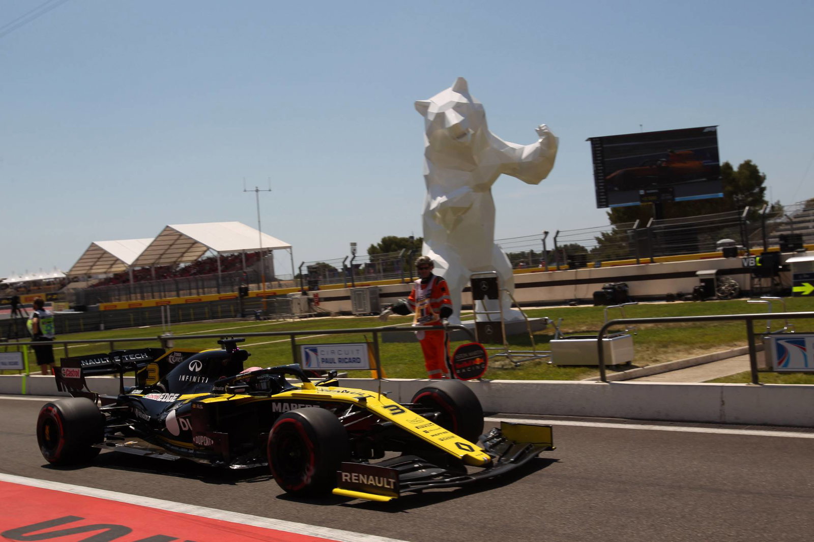 Lewis Hamilton charges to French GP pole as Vettel struggles to 7th