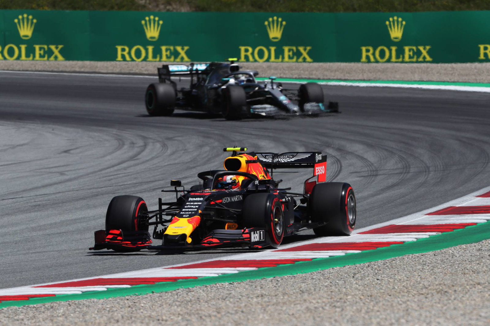 F1 memiliki masalah yang jauh lebih besar daripada ban 2019 - McLaren