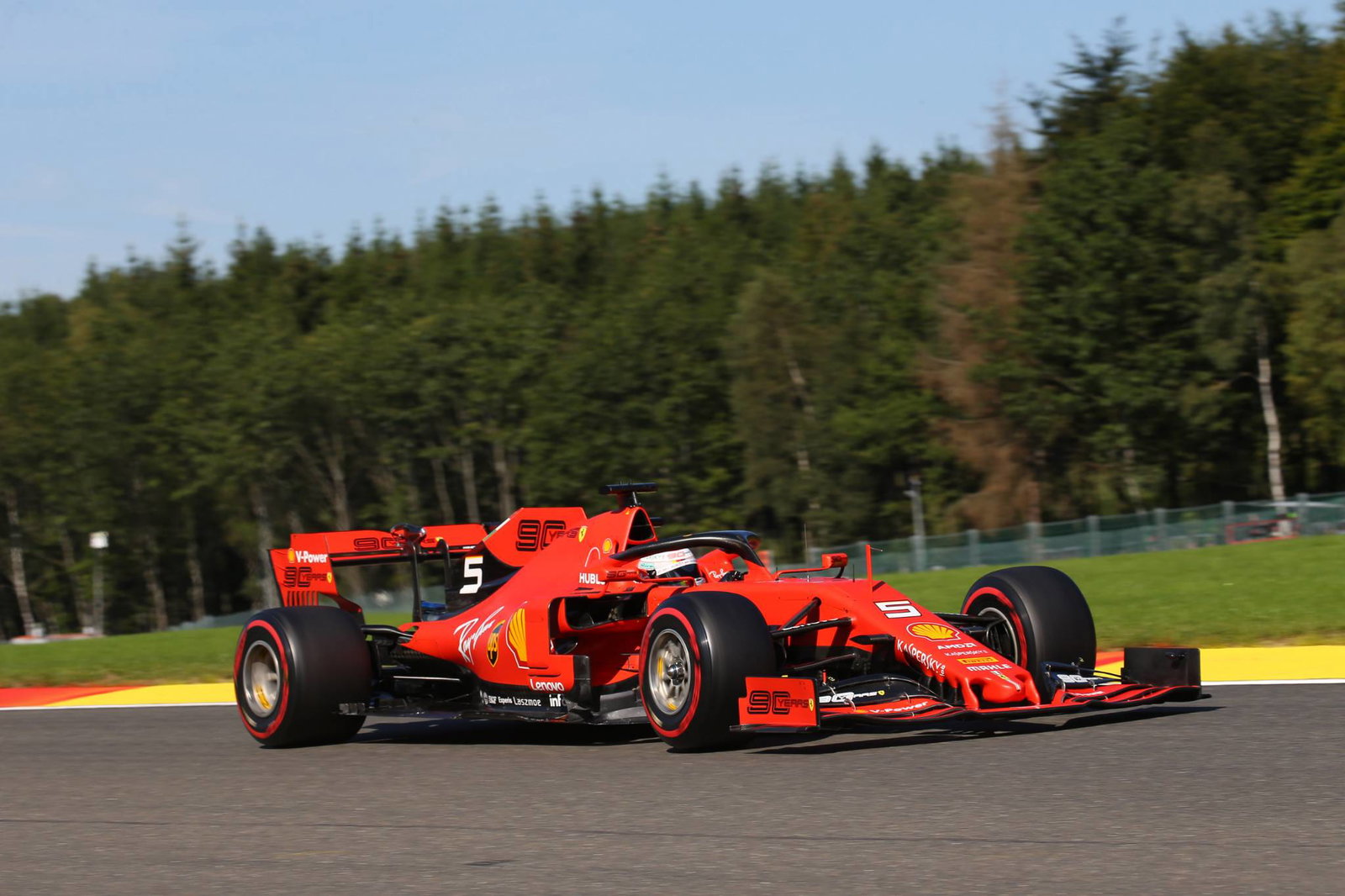 Hamilton: Mercedes losing ‘nearly a second’ to Ferrari on straights