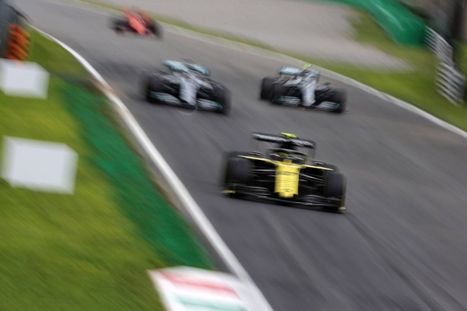 Lewis Hamilton had to ‘avoid carnage’ at end of Monza Q3