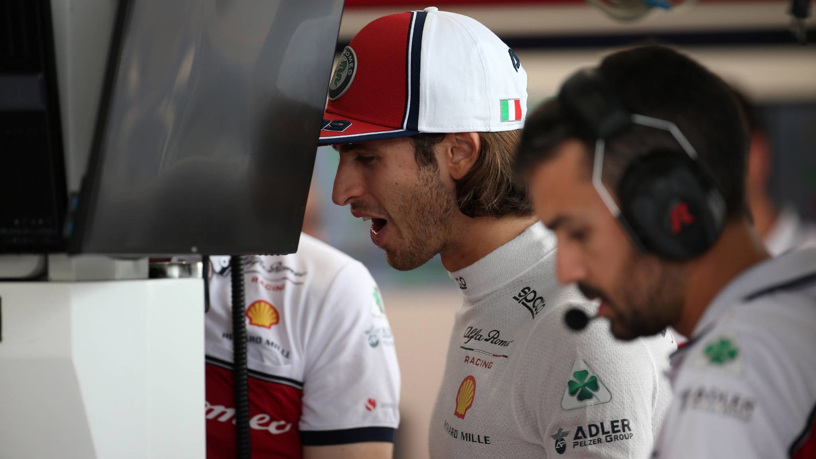 Vasseur berbicara dengan Giovinazzi di tengah hubungan Hulkenberg dengan Alfa Romeo