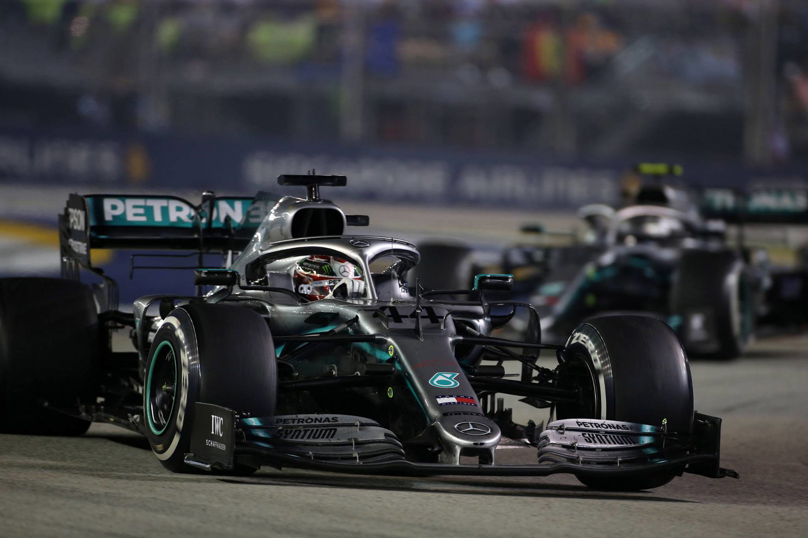 Terobosan tepat waktu Vettel saat ketegangan Ferrari meningkat