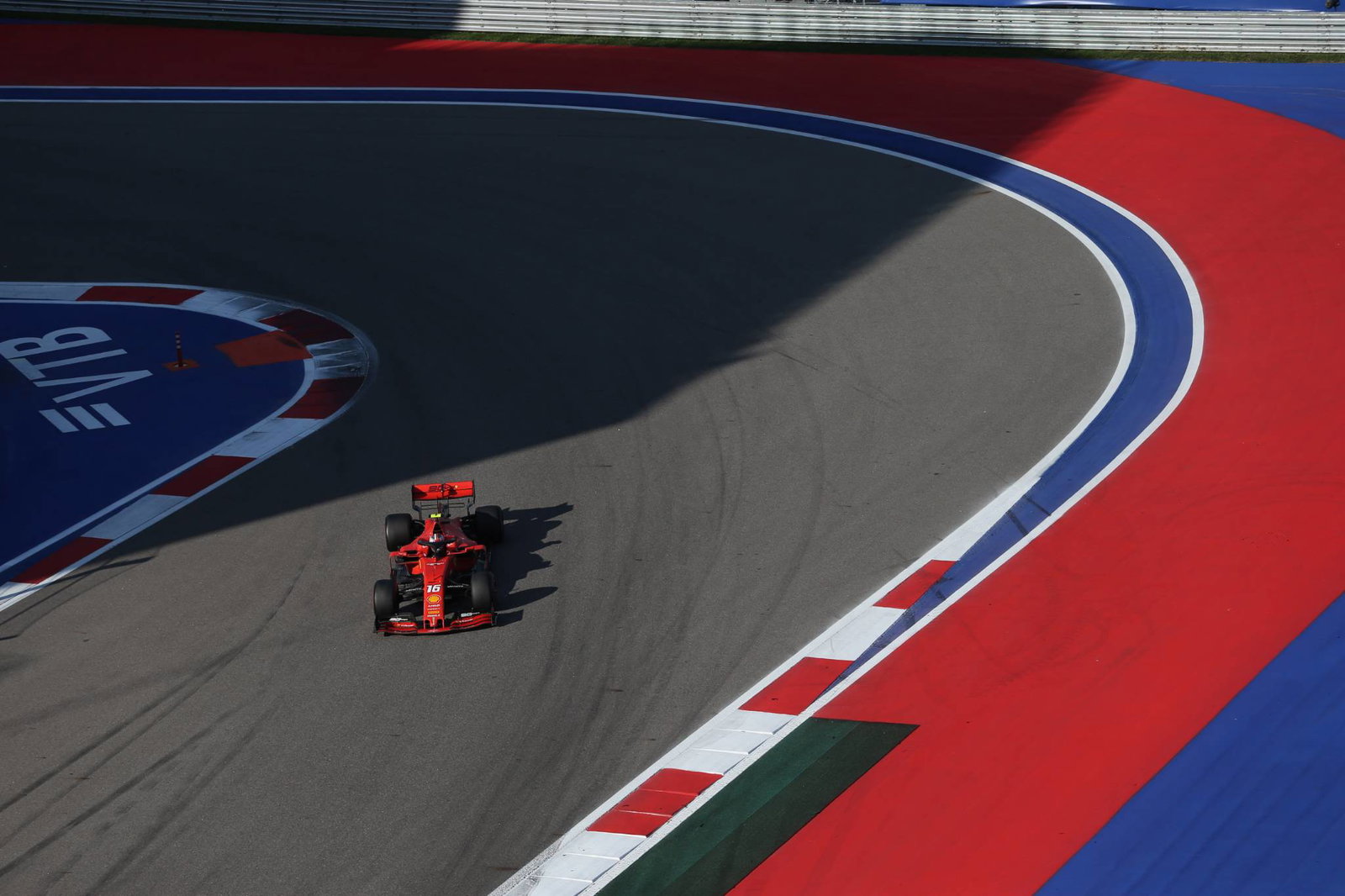 Analisis Balapan F1: Apakah Vettel berhak mengabaikan pesanan tim Ferrari?