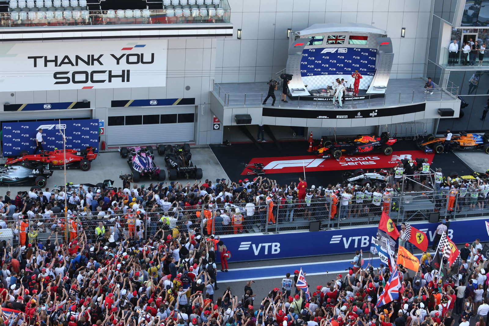 Analisis Balapan F1: Apakah Vettel berhak mengabaikan pesanan tim Ferrari?