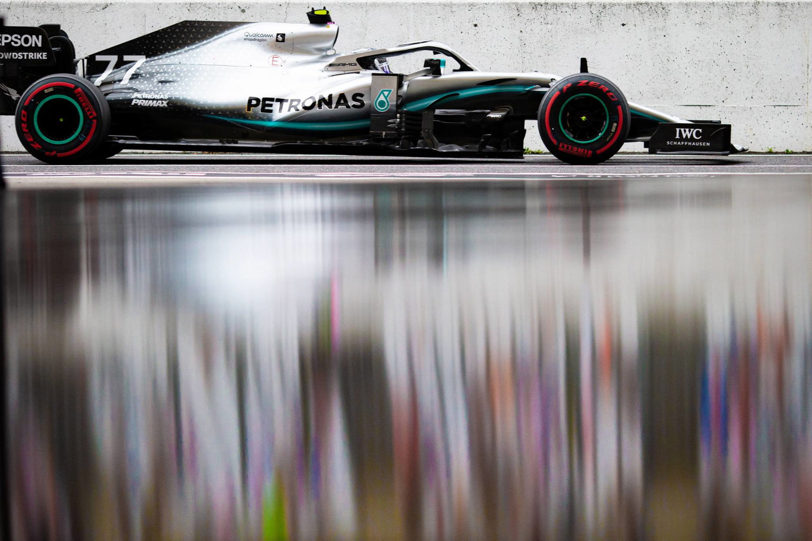 Mercedes mengklaim gelar F1 keenam yang bersejarah di GP Jepang saat Bottas menang