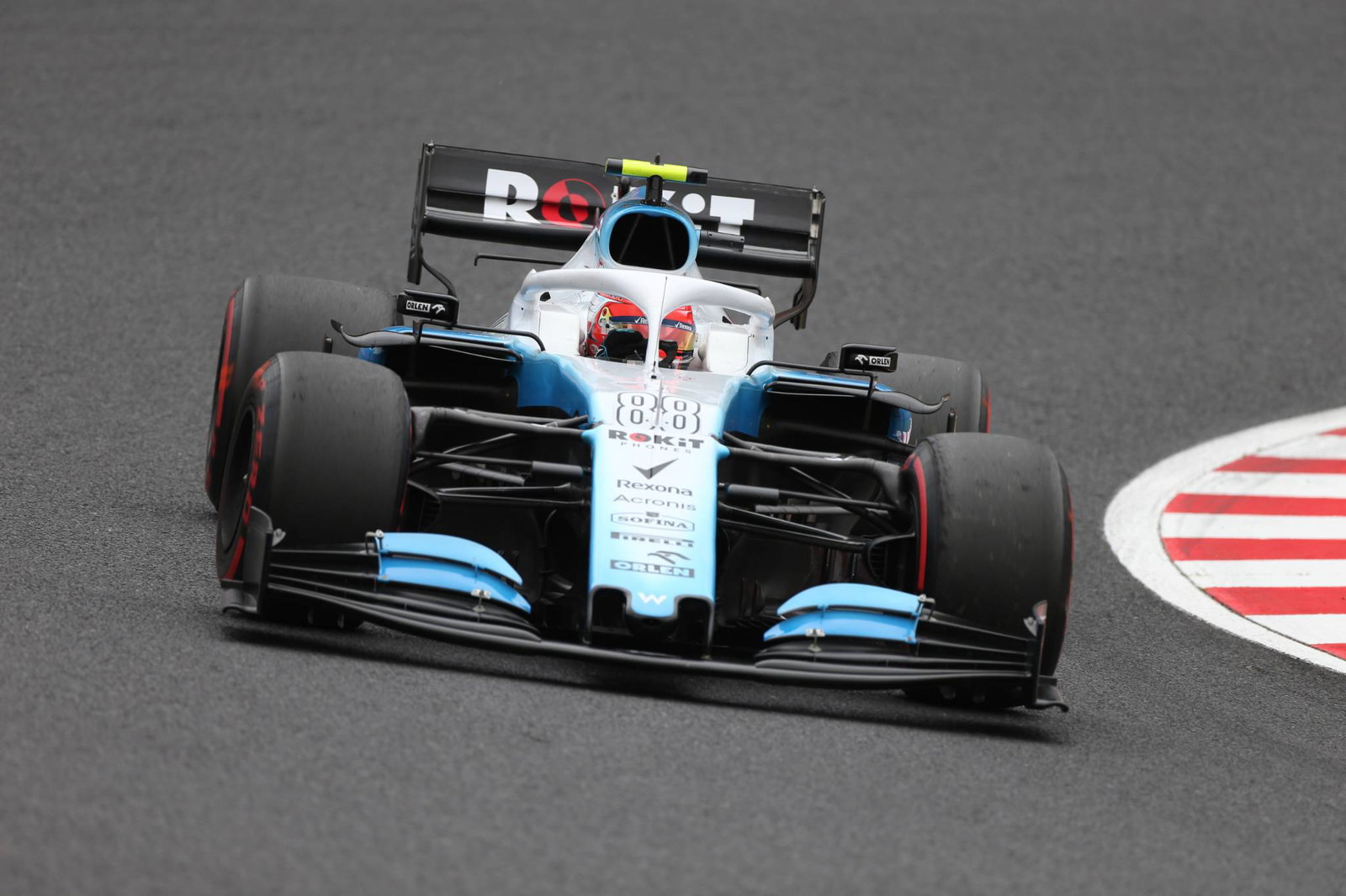 Sebastian Vettel terkejut dengan penguncian barisan depan Ferrari di Suzuka