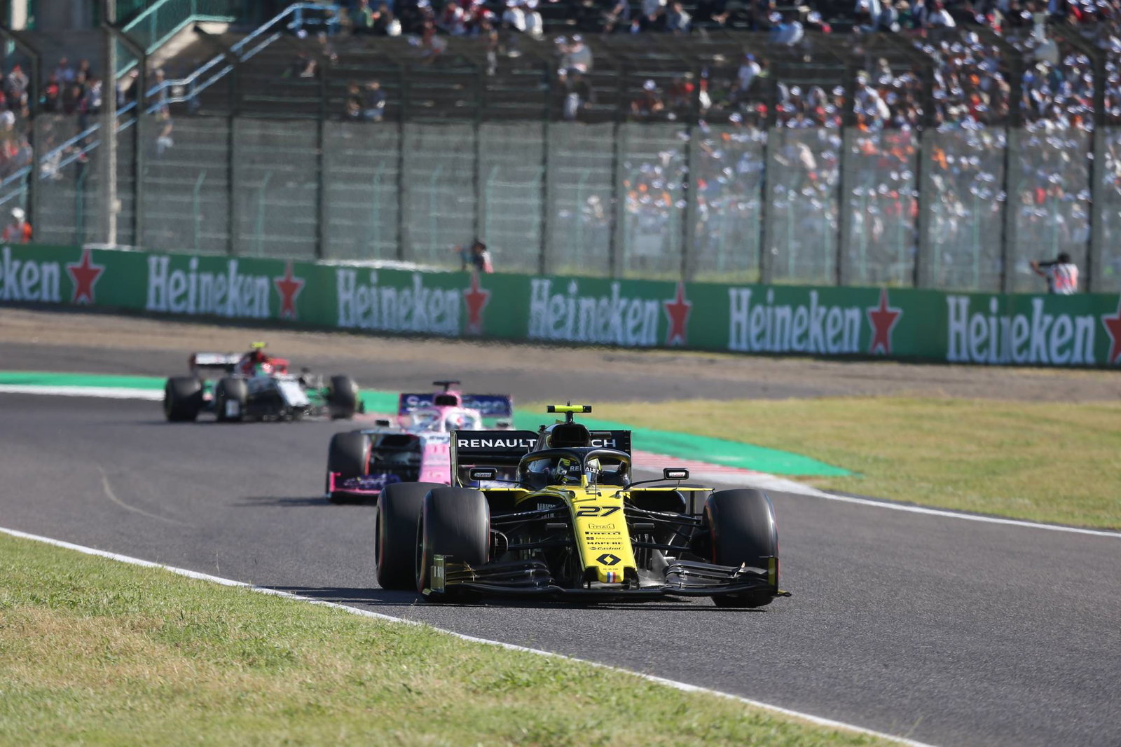 Hamilton dibuat frustasi dengan strategi Mercedes