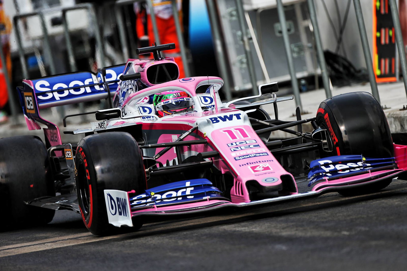 Charles Leclerc memimpin Ferrari 1-2 dalam latihan terakhir Meksiko yang lembab