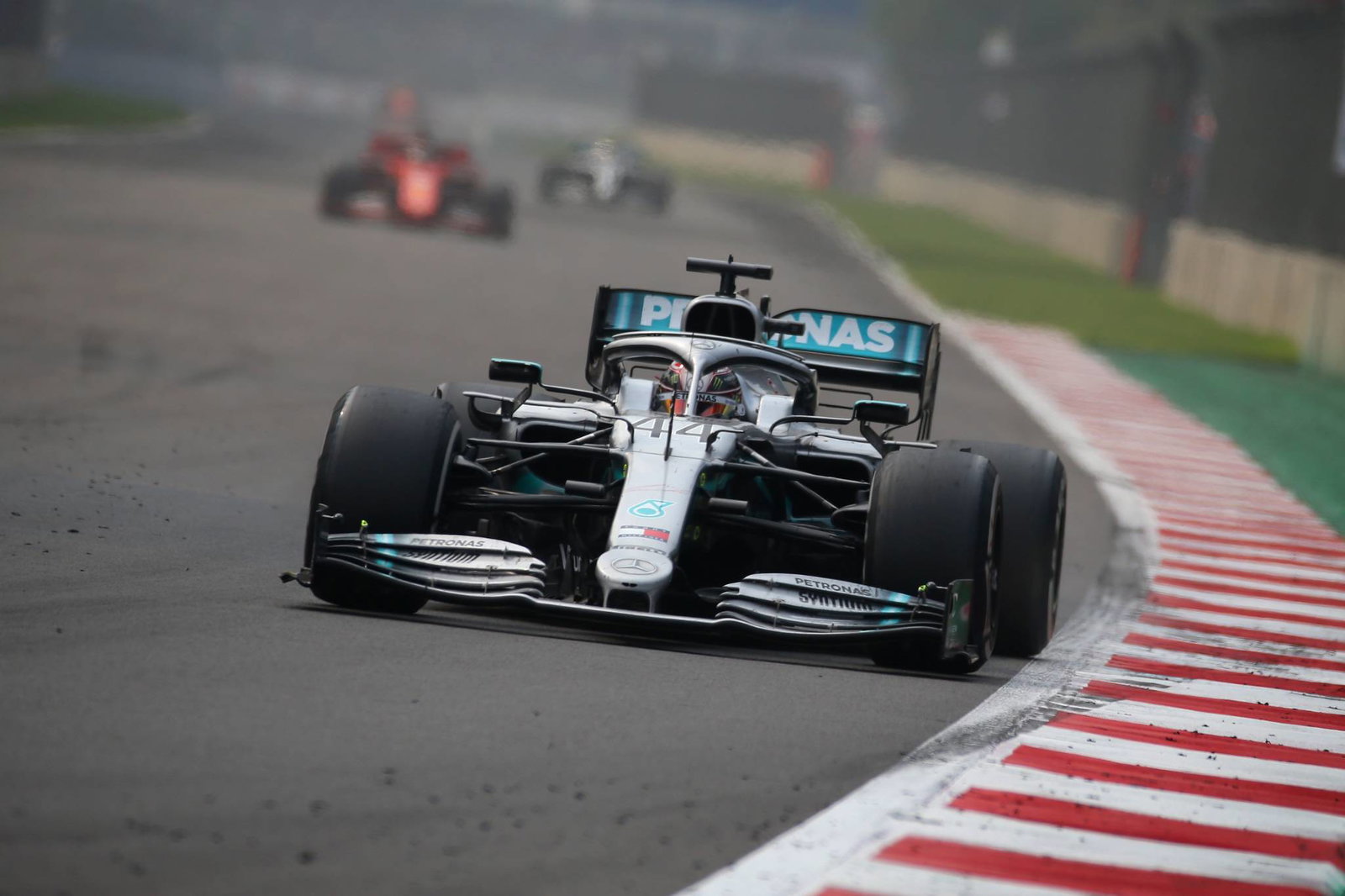 GP Meksiko: Lewis Hamilton di ambang gelar setelah drive juara