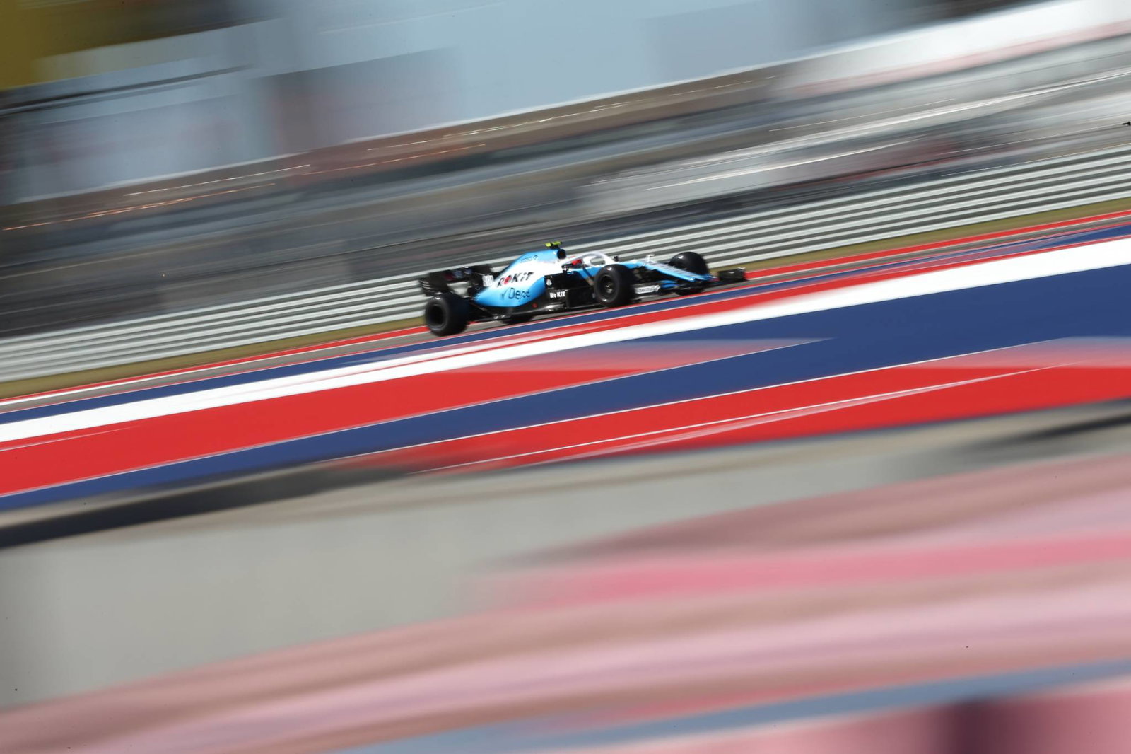 Lewis Hamilton tercepat di GP AS FP2 saat Romain Grosjean terjatuh