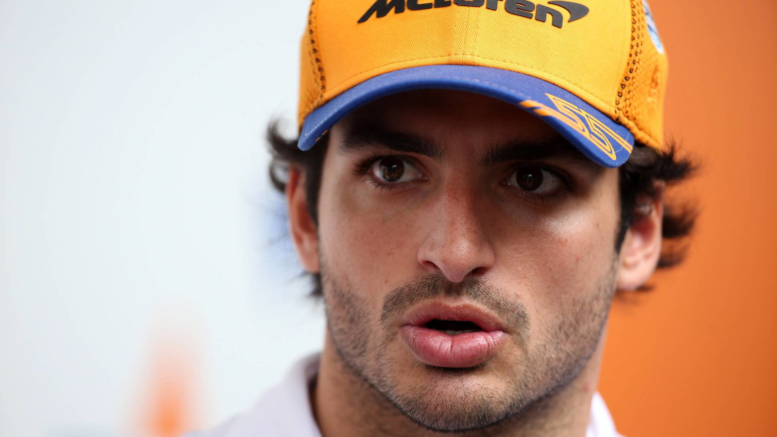 Carlos Sainz ingat negosiasi kontrak Ferrari F1 yang 'aneh'