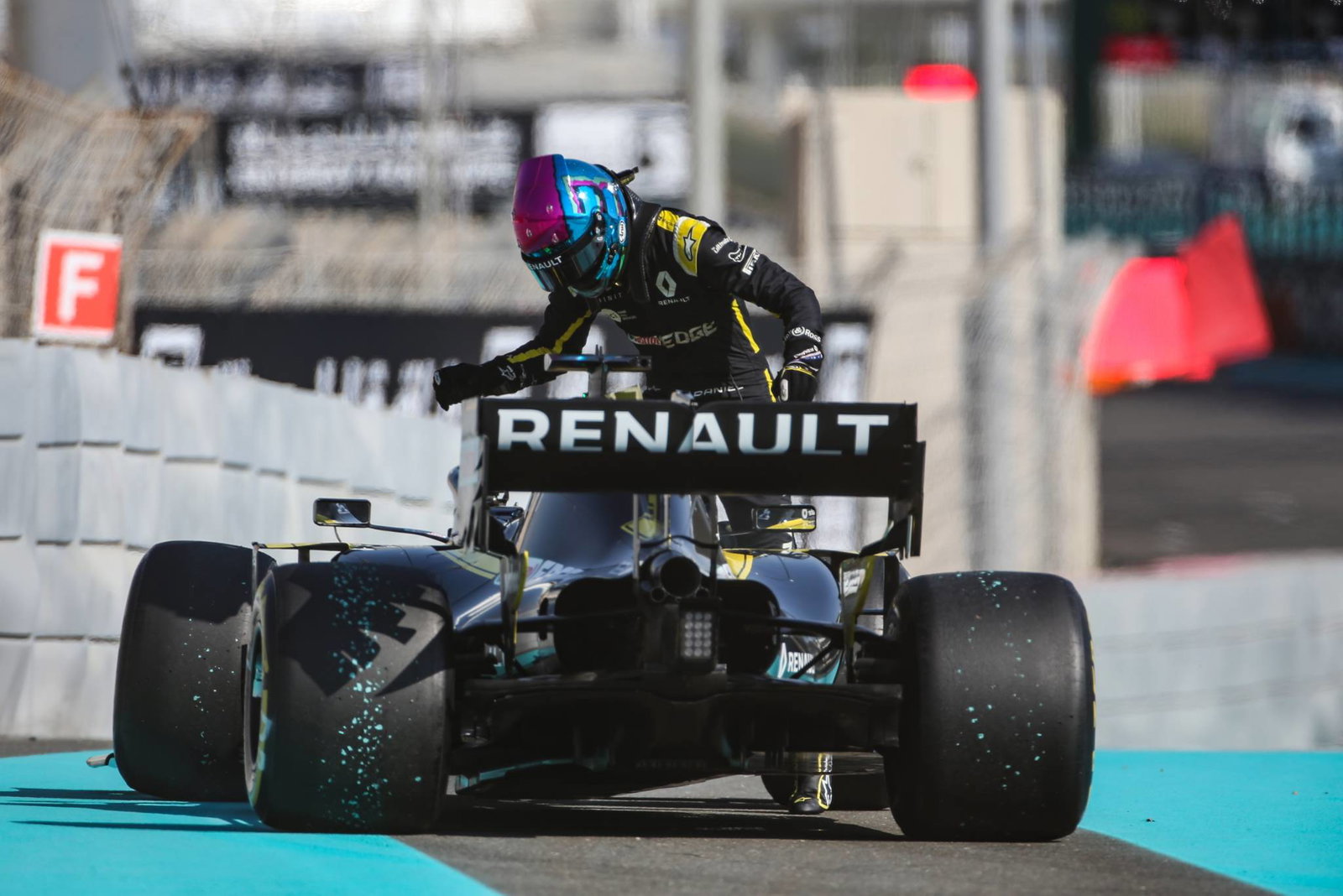 Sebastian Vettel mengaku 'beruntung' dalam kecelakaan FP1 di Abu Dhabi
