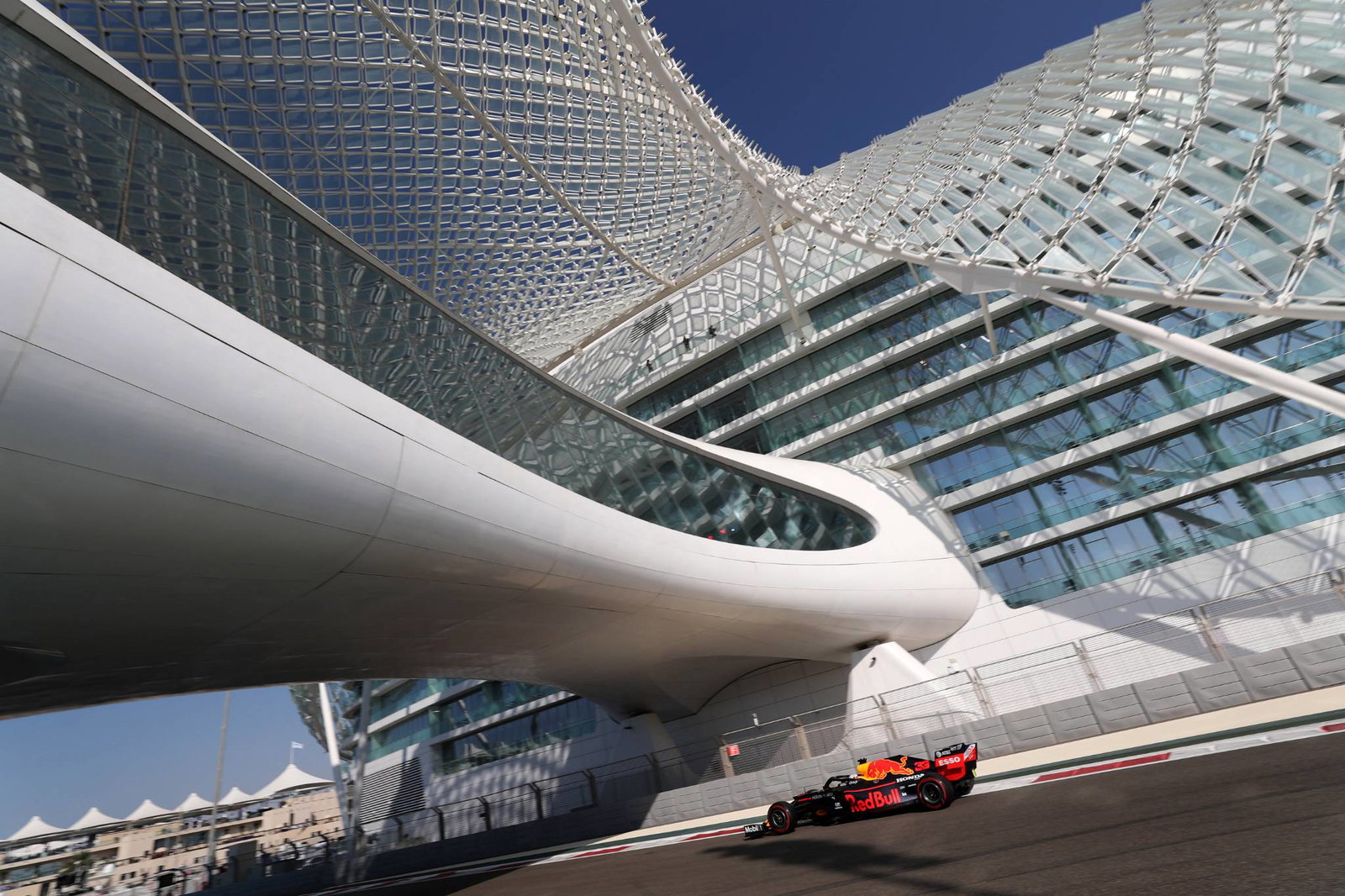 Max Verstappen memimpin Hamilton untuk memimpin latihan terakhir F1 Abu Dhabi