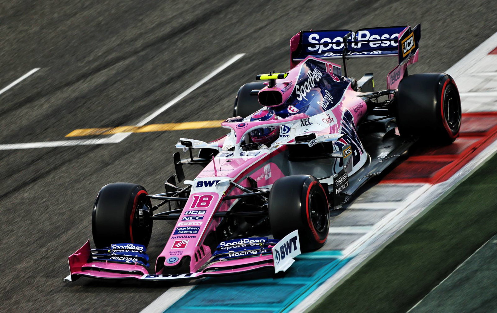 Alexander Albon dinobatkan sebagai Rookie of the Year pada acara pemberian hadiah FIA