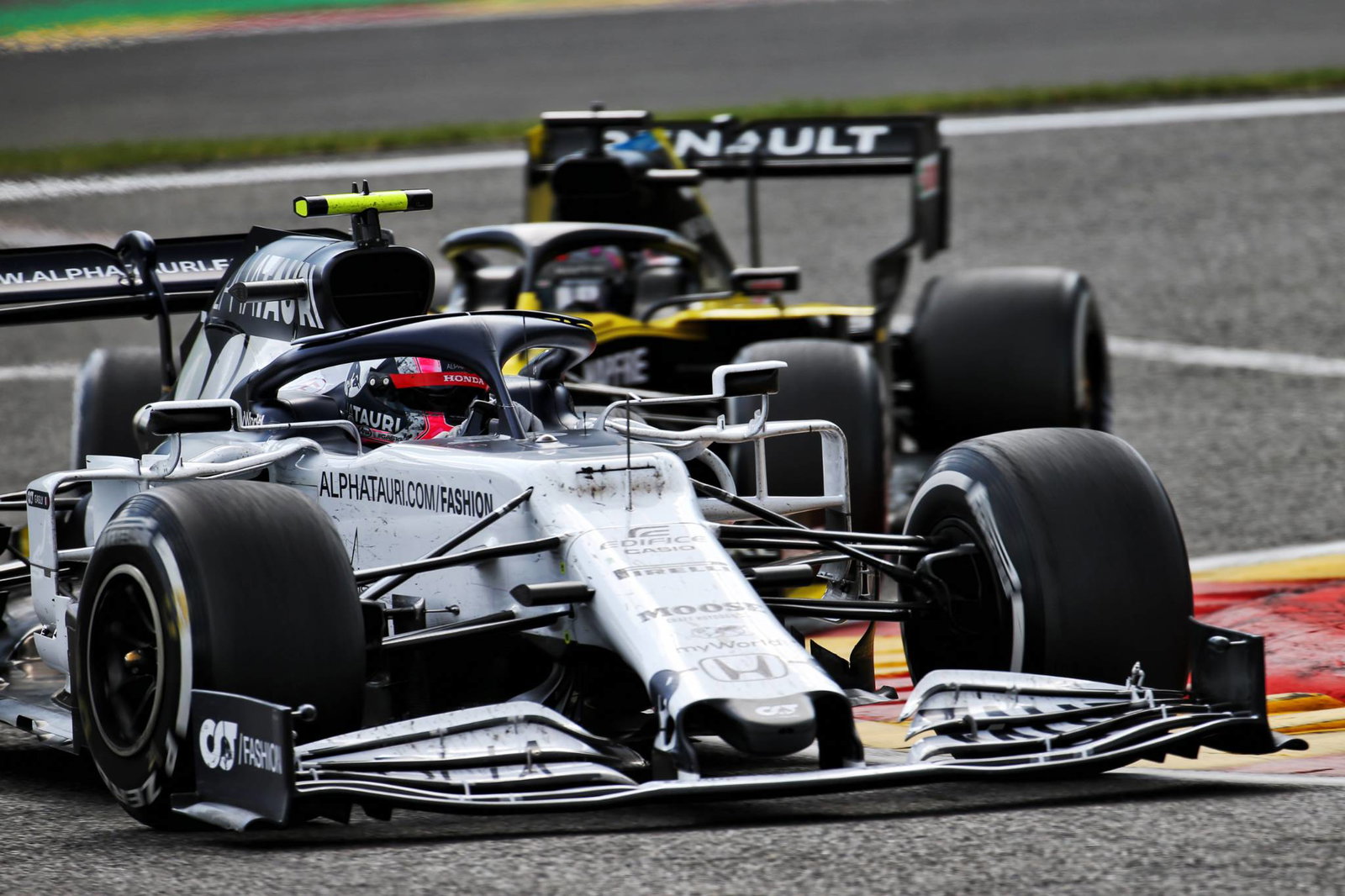 Lewis Hamilton bersimpati dengan kekecewaan fans atas dominasi F1