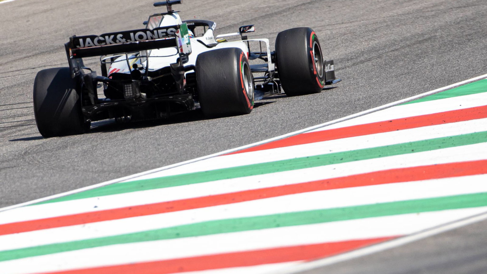 Romain Grosjean (FRA) Haas F1 Team VF-20.