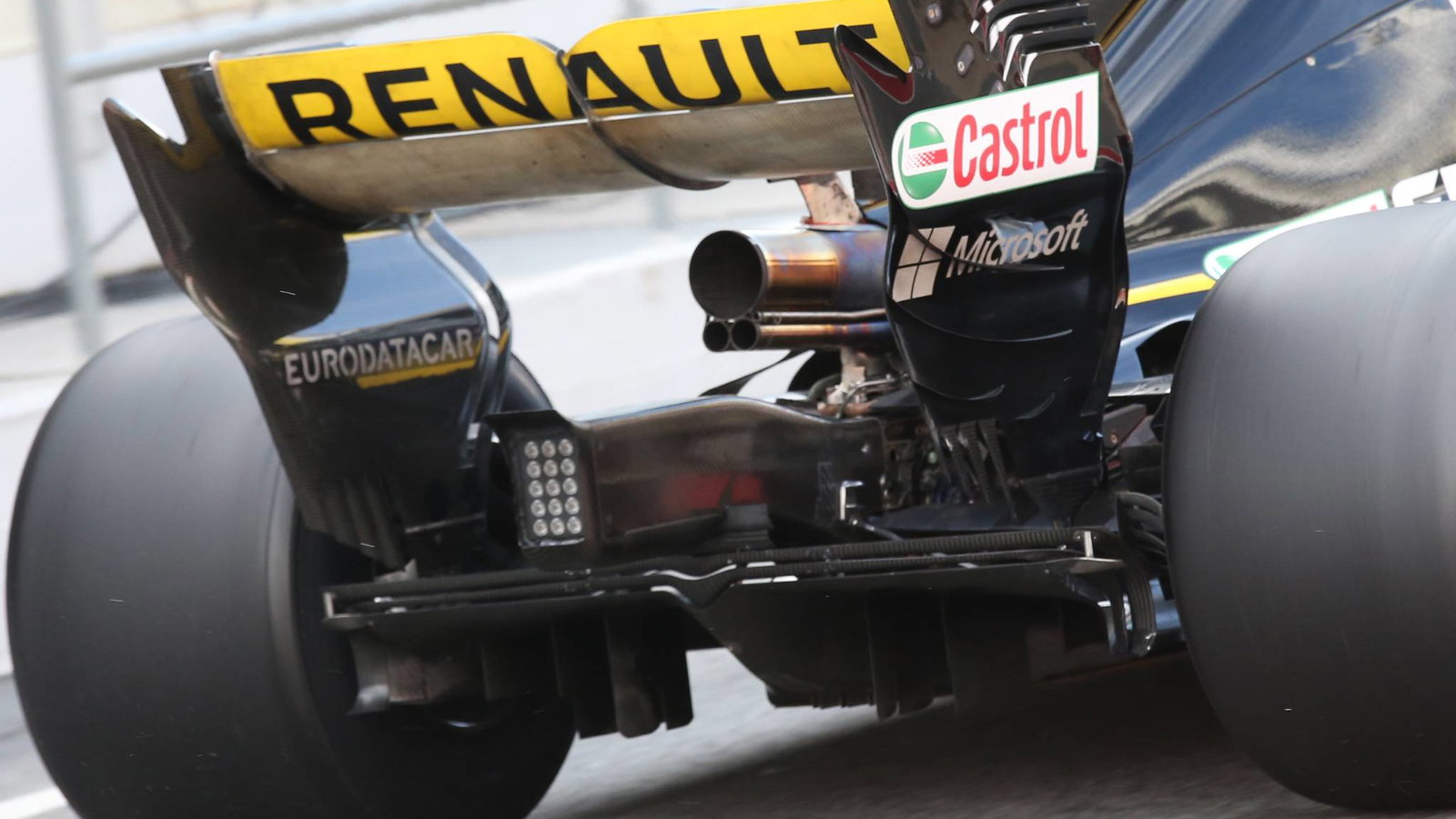 FIA memperingatkan mode mesin F1 'palsu' untuk membantu desain sayap belakang yang meledak