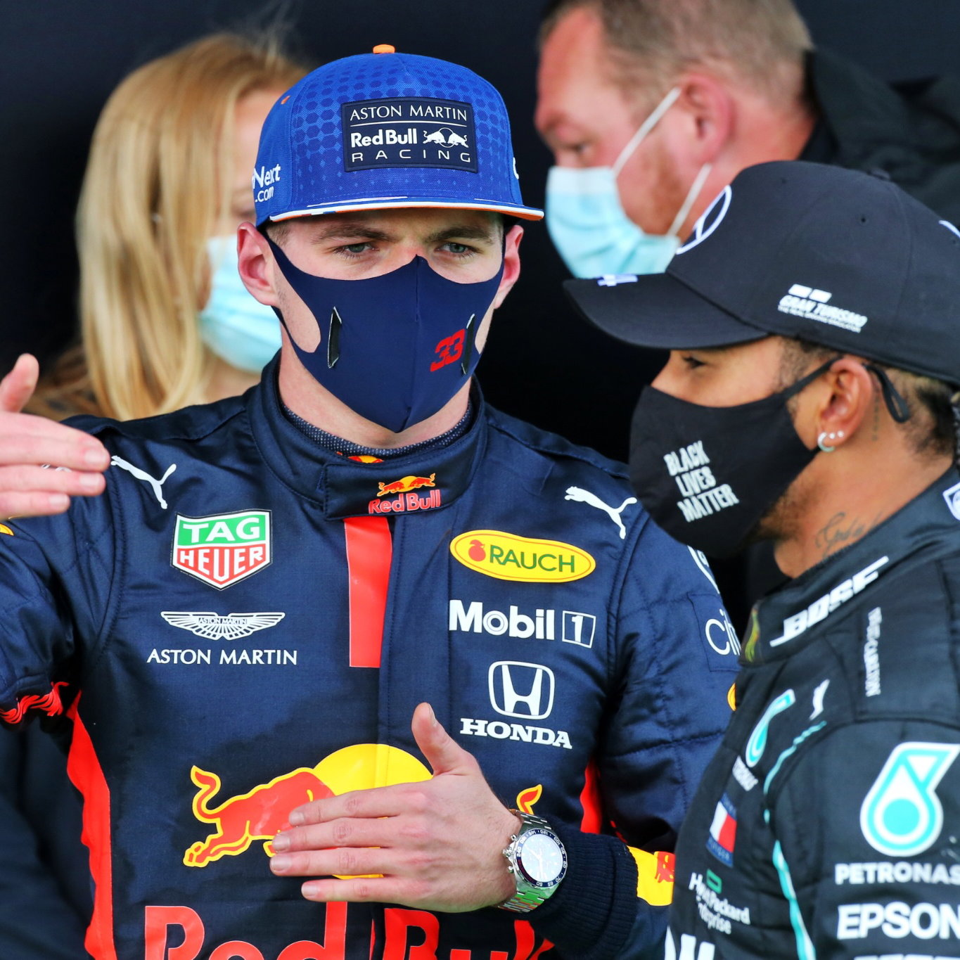 (L to R): Max Verstappen (NLD) Red Bull Racing with Lewis Hamilton (GBR) Mercedes AMG F1 in parc ferme.