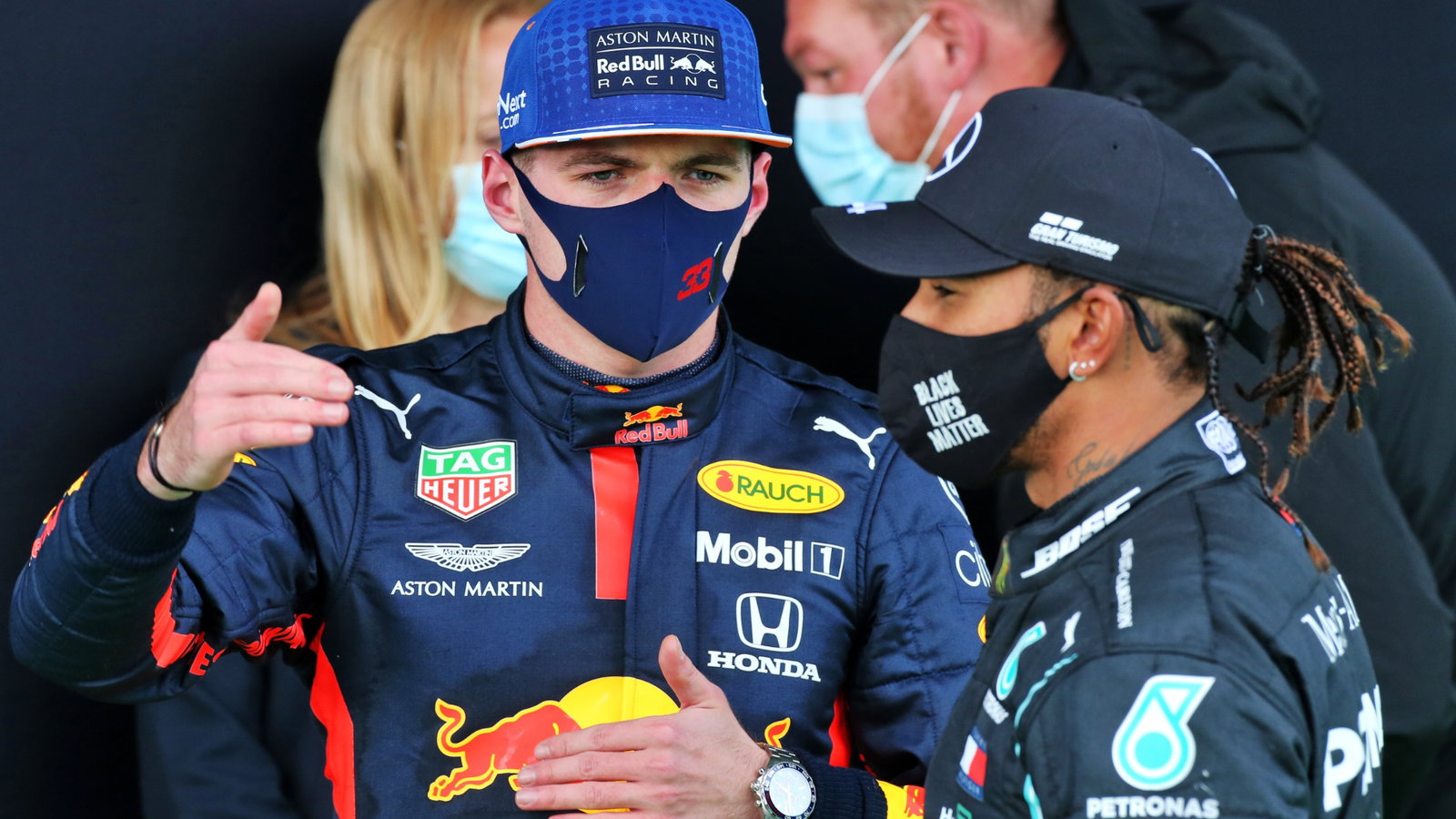 (L to R): Max Verstappen (NLD) Red Bull Racing with Lewis Hamilton (GBR) Mercedes AMG F1 in parc ferme.