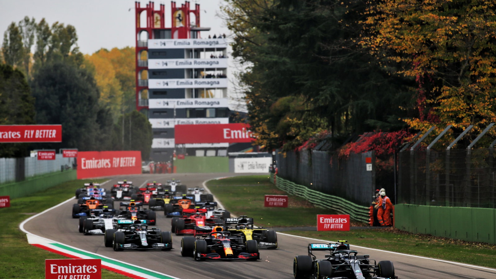Valtteri Bottas (FIN) Mercedes AMG F1 W11 leads at the start of the race.