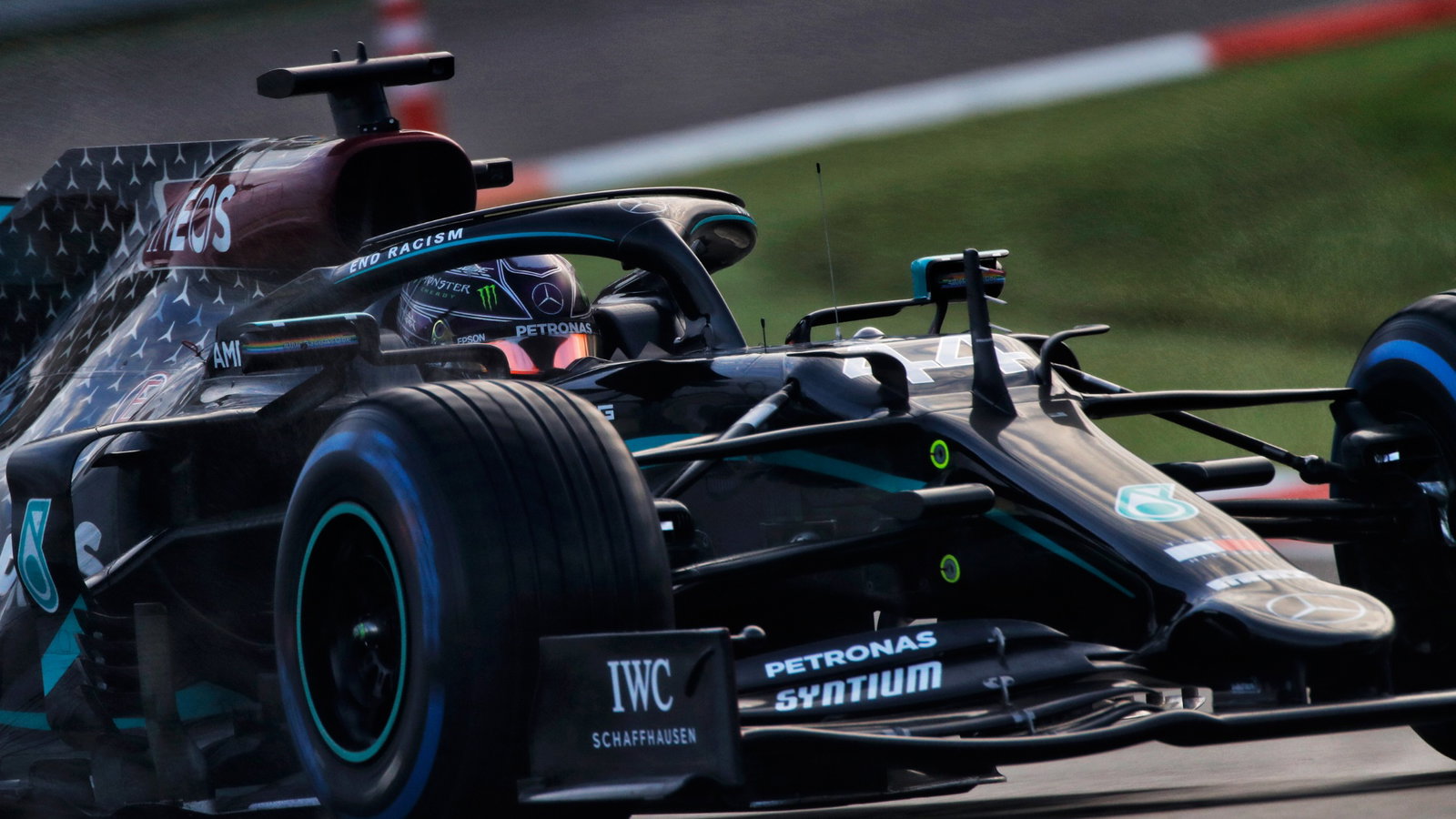 Lewis Hamilton (GBR) Mercedes AMG F1 W11.