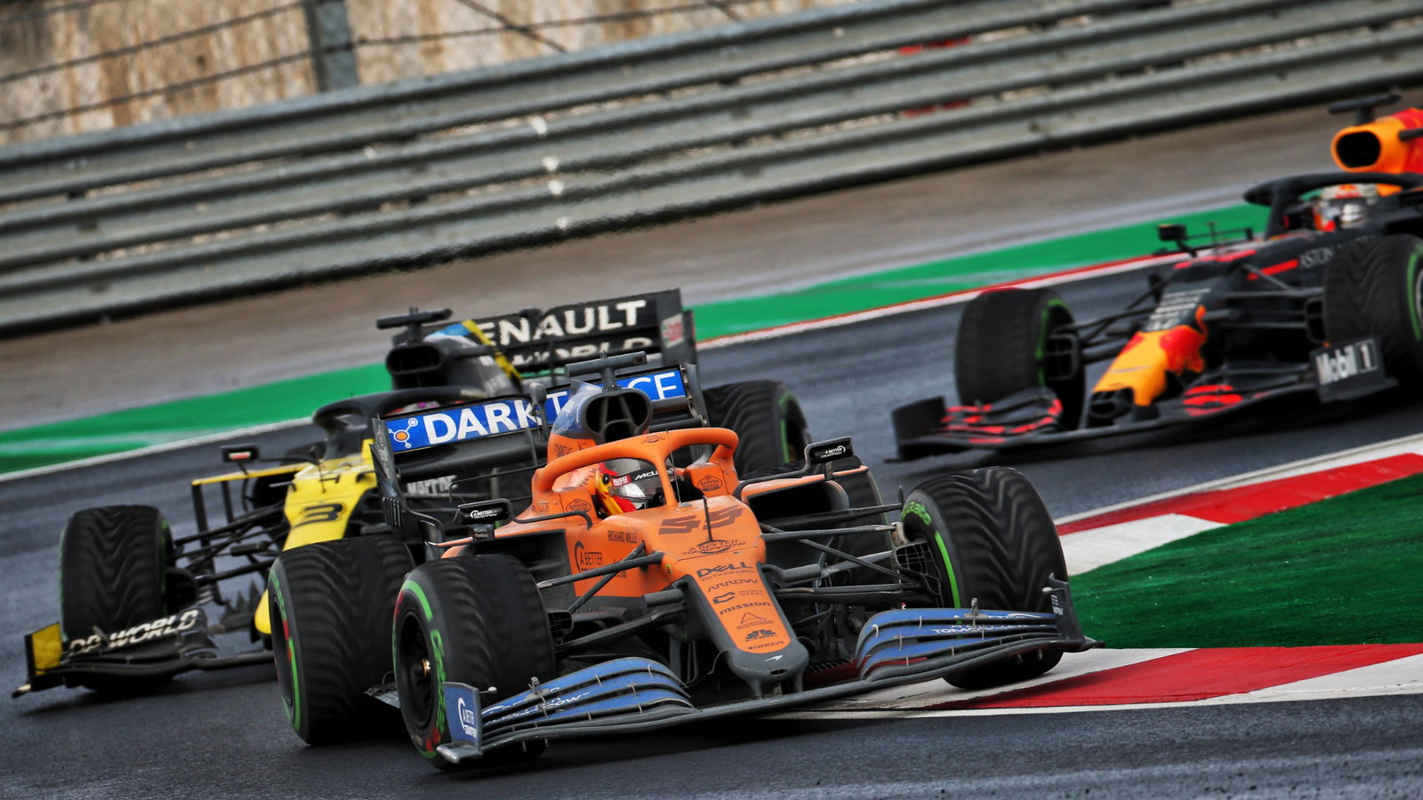 Carlos Sainz Jr (ESP) McLaren MCL35.