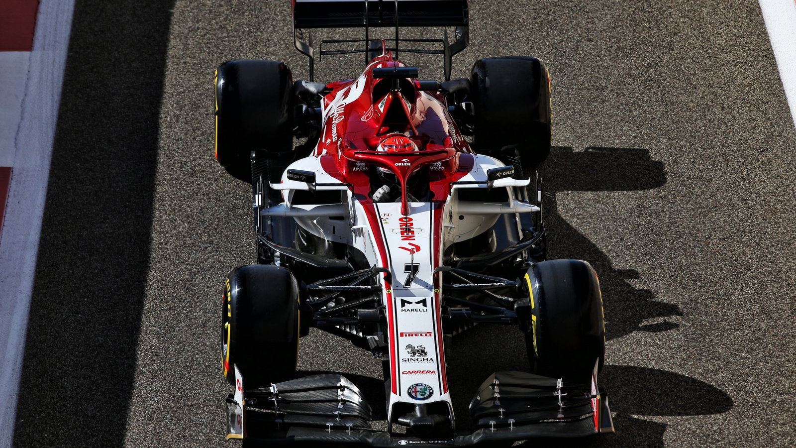 Kimi Raikkonen (FIN) Alfa Romeo Racing C39.