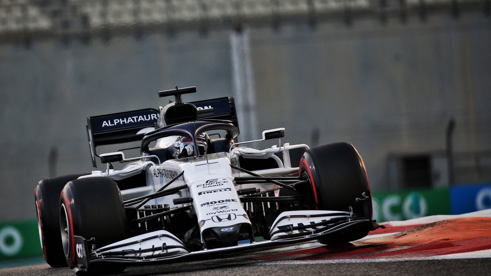 Daniil Kvyat (RUS) AlphaTauri AT01.