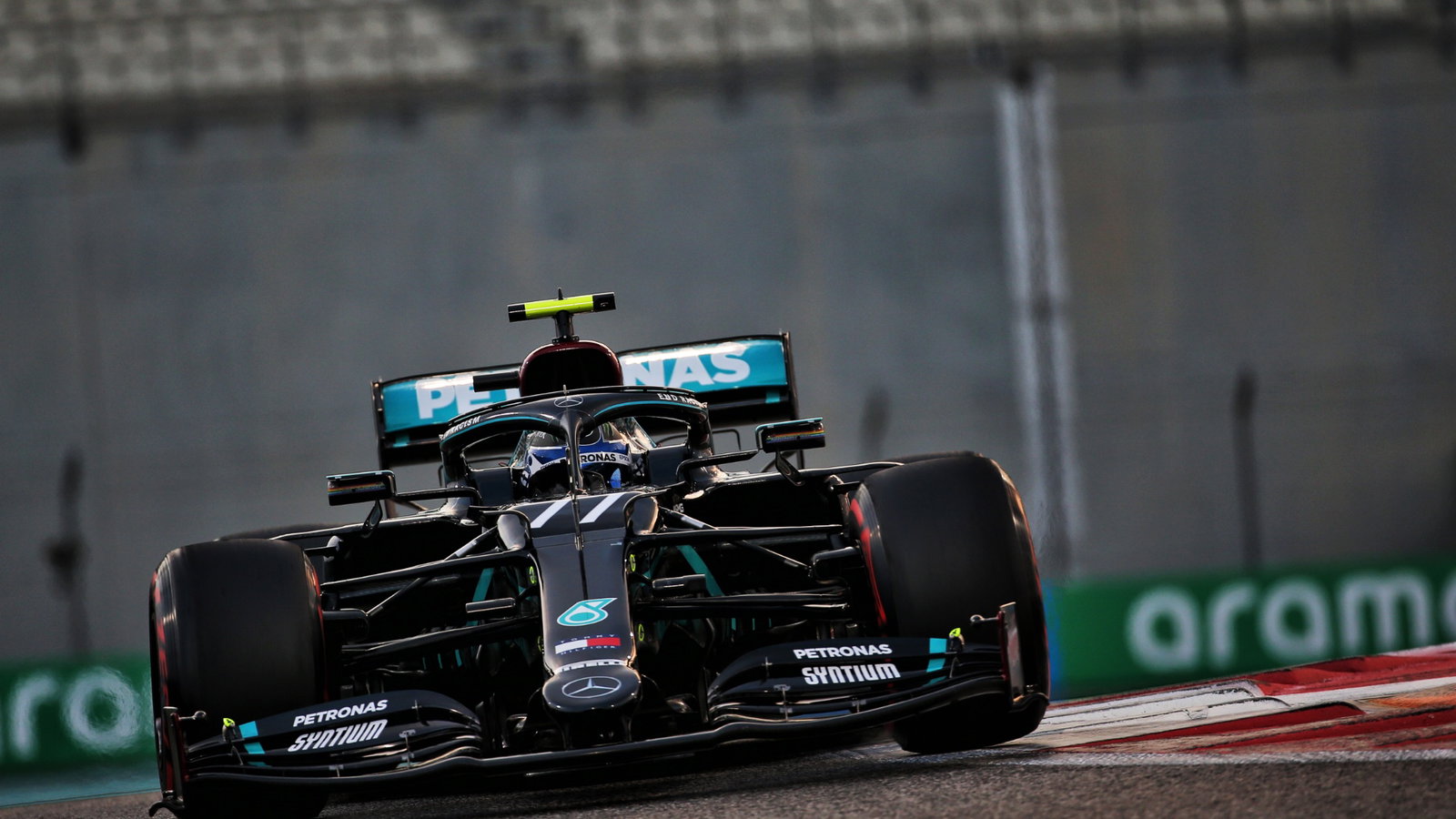 Valtteri Bottas (FIN) Mercedes AMG F1 W11.