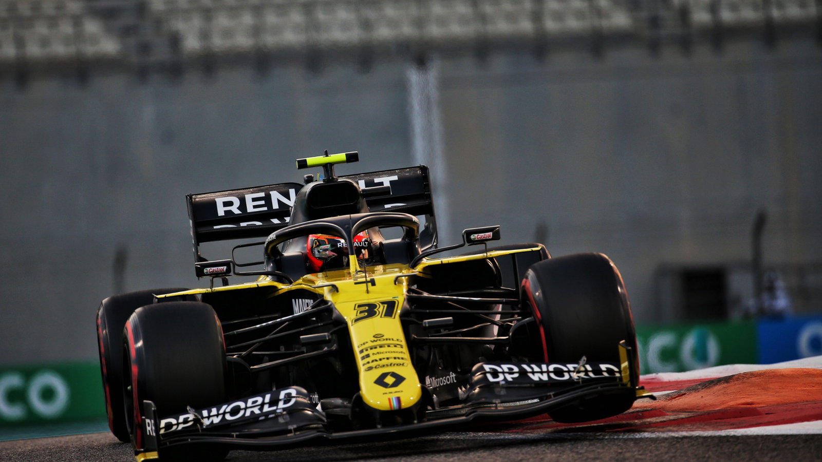 Esteban Ocon (FRA) Renault F1 Team RS20.