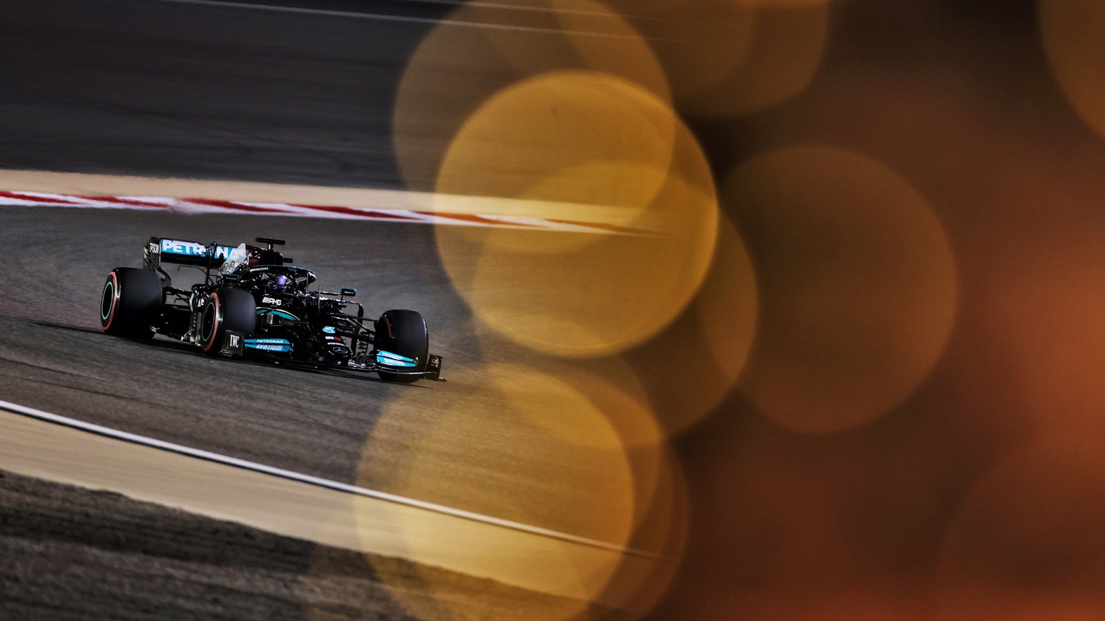 Lewis Hamilton (GBR) Mercedes AMG F1 W12.