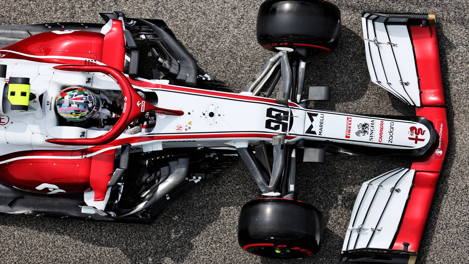 Antonio Giovinazzi (ITA) Alfa Romeo Racing C41.