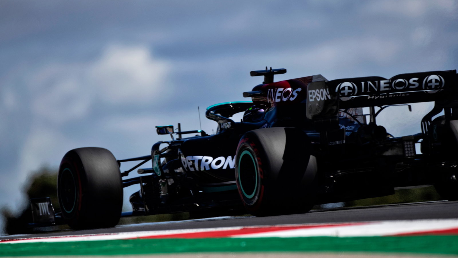 Lewis Hamilton (GBR) Mercedes AMG F1 W12.